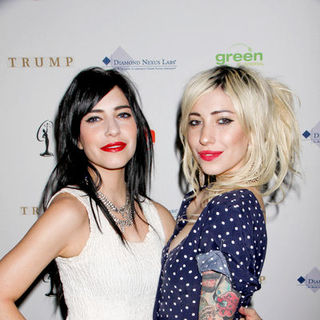 The Veronicas in 2009 Miss USA Pageant - Arrivals