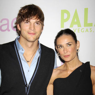 Ashton Kutcher, Demi Moore in "Spread" Las Vegas Premiere - Arrivals