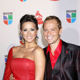 Melissa Marty, Martin Llorens in The 10th Annual Latin GRAMMY Awards - Arrivals