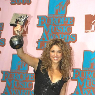 Shakira in 2005 MTV European Music Awards Lisbon - Press Room