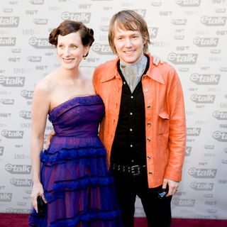 Melissa McClelland, Luke Doucet in The 2009 Juno Awards Red Carpet Arrivals