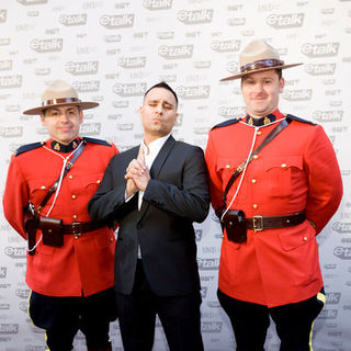 Russell Peters in The 2009 Juno Awards Red Carpet Arrivals