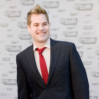Theo Tams in The 2009 Juno Awards Red Carpet Arrivals