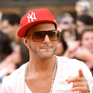 Karl Wolf in 2009 MuchMusic Video Awards - Red Carpet Arrivals