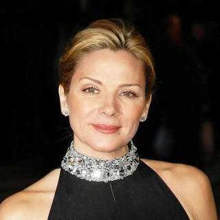 Kim Cattrall in 2004 Vanity Fair Oscar Party