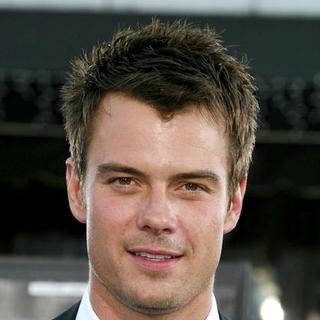 Josh Duhamel in Transformers Los Angeles Movie Premiere - Arrivals