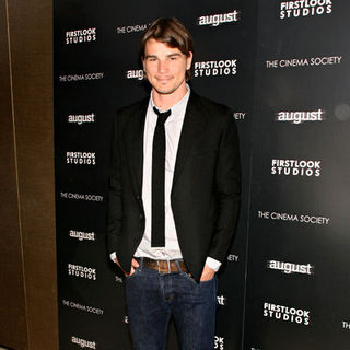 Josh Hartnett in The Cinema Society Hosted a Special Screening of "August" - Arrivals
