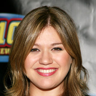 Kelly Clarkson in Z100's Zootopia '09 - Arrivals