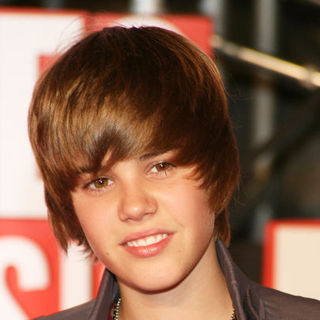 Justin Bieber in 2009 MTV Video Music Awards - Arrivals