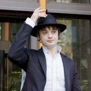 Pete Doherty in Pete Doherty leaving the Thames Magistrates Court after a review hearing on April 18, 2007