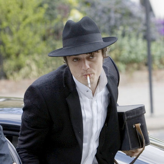 Pete Doherty leaving the Thames Magistrates Court after a review hearing on April 18, 2007