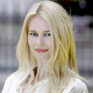 Claudia Schiffer in Royal Academy Summer Exhibition 2007 - VIP Private View