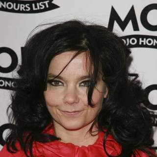 Bjork in 2007 Mojo Music Awards Honours List - Arrivals