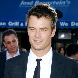 Josh Duhamel in Transformers Los Angeles Movie Premiere - Arrivals