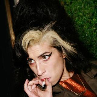 Amy Winehouse in Harvey Nichols Department Store After The Launch of Olsen Twins Fashion Range "The Row"