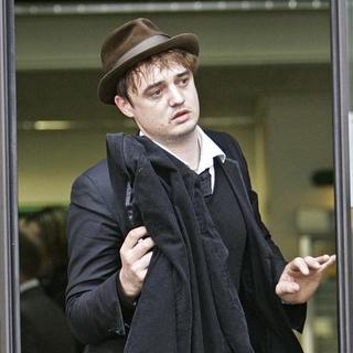 Amy Winehouse and Pete Doherty at the Thames Magistrates Court in London on November 10, 2007