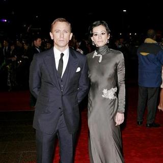 Daniel Craig in "The Golden Compass" World Premiere - Inside Arrivals