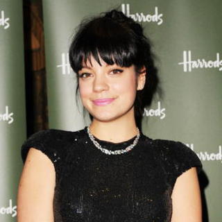 Lily Allen in Harrods Winter Sale Opening - December 28, 2007