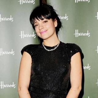 Lily Allen in Harrods Winter Sale Opening - December 28, 2007