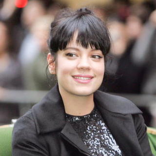 Lily Allen in Harrods Winter Sale Opening - December 28, 2007