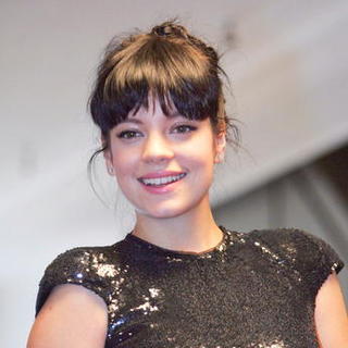 Lily Allen in Harrods Winter Sale Opening - December 28, 2007