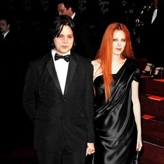 Jack White, Karen Elson in "Quantum of Solace" Royal World Premiere - Arrivals