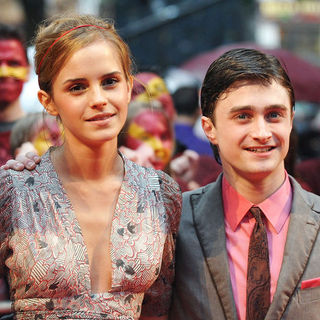 Daniel Radcliffe, Emma Watson in "Harry Potter and the Half-Blood Prince" World Premiere - Arrivals