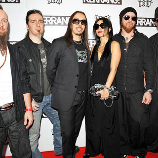 Lacuna Coil at Kerrang! Awards 2009 - Arrivals