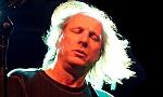 Guitarist Adrian Belew laves Nine Inch Nails.