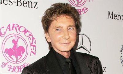 Barry Manilow Donates Piano to NY School District