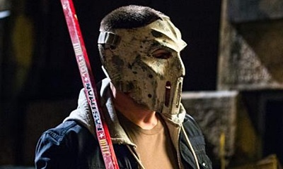 Stephen Amell Wears Goalie Mask in 'Teenage Mutant Ninja Turtles 2' First Official Photo