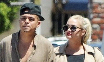 Ashlee Simpson Gives Birth to Baby Girl With Husband Evan Ross