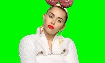 Miley Cyrus Gives Middle Finger to Everyone in MTV VMA Promo Video
