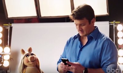 Miss Piggy Has Her Eyes on Nathan Fillion's Butt in 'The Muppets' New Promo