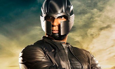 'Arrow' Debuts First Look at Diggle's New Costume for Season 4