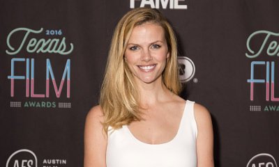 Brooklyn Decker Back on Plane and Pumping Breastmilk After Meltdown