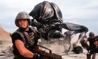 'Starship Troopers' Remake in the Works With 'Baywatch' Scribes