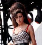 Amy Winehouse Added to the Glastonbury's Line-Up