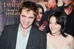 Robert Pattinson and Kristen Stewart Photographed Holding Hands