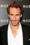 Moving to L.A., Joseph Fiennes Feels Like in 'Witness Protection'