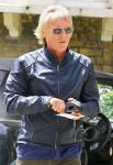Paul Weller Defends Decision to Leave Dying Father and Continue Tour