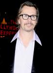 'Dark Knight' Actor Gary Oldman to Direct Aspiring Singer's Music Video