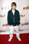 Justin Bieber Encourages Ticketless Fans to Sneak Into His Concert