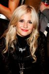 Pixie Lott to Sell Branded Clothes for Charity