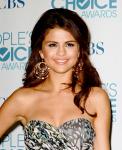 Selena Gomez May Take Legal Action Following Fake Topless Picture