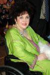 Elizabeth Taylor Tried Out Hair Cutting Skills on Richard Burton