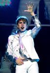 Justin Bieber Completed His Manila Concert Despite Vomiting Backstage