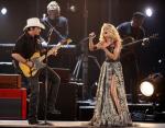 CMA Awards 2011: Brad Paisley and Carrie Underwood Sing 'Remind Me'