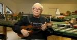 Video: Warren Buffett Croons Folk Song to Celebrate Chinese New Year