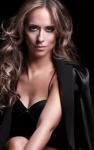 Jennifer Love Hewitt's Cleavage Digitally Reduced for Magazine